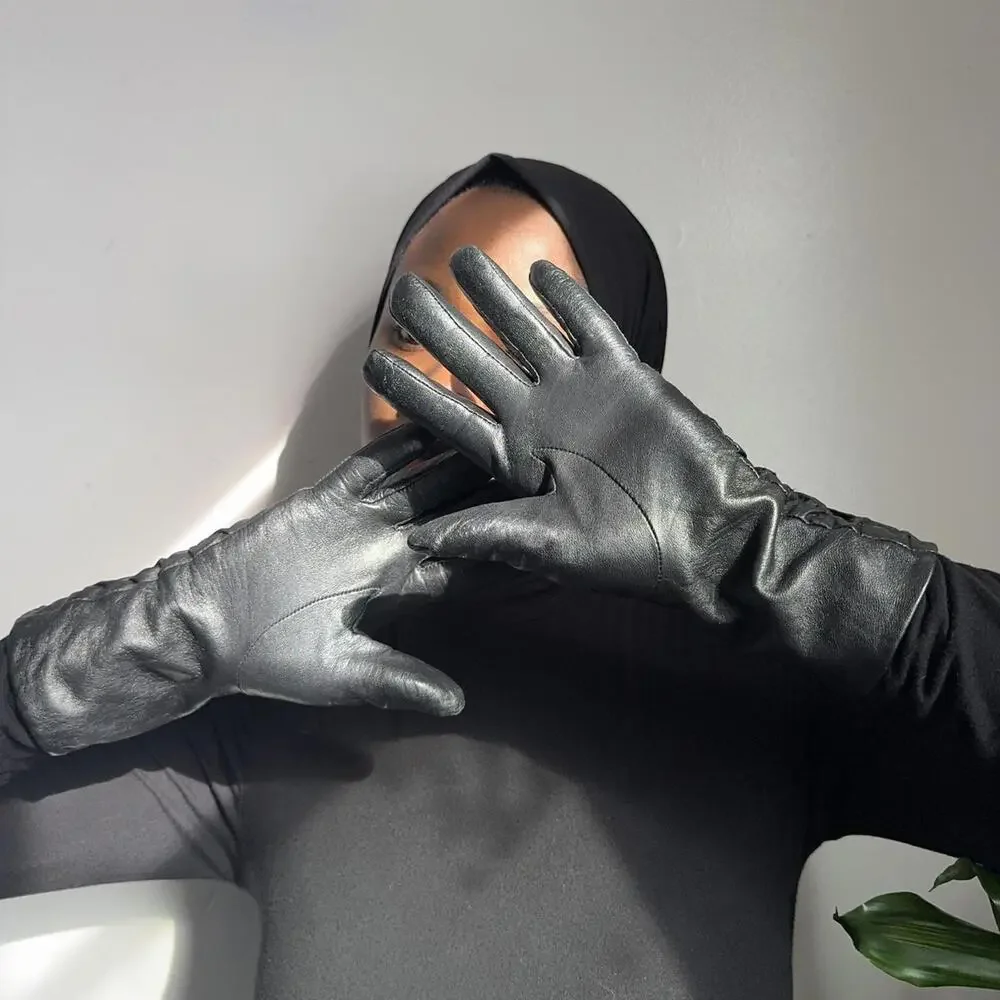 Vintage 90s Genuine Leather black Smocked Gauntlet Gloves‎ size L